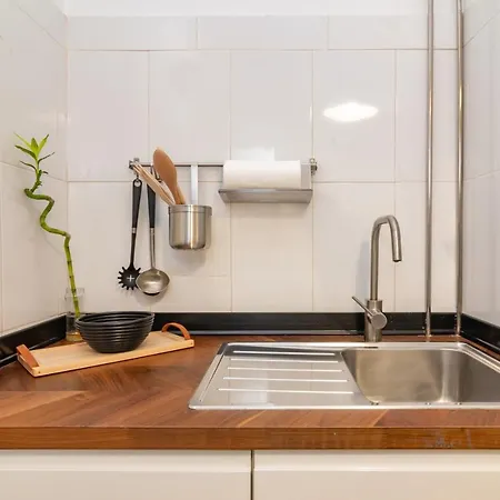 Spacious In Anjos By Lovelystay Апартаменты Лиссабон