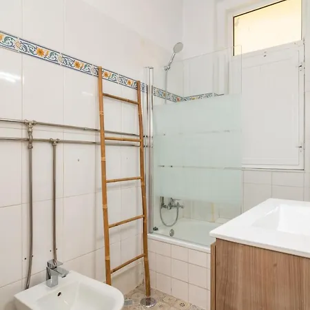 Апартаменты Spacious In Anjos By Lovelystay *