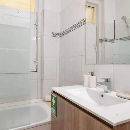 Spacious In Anjos By Lovelystay * Лиссабон