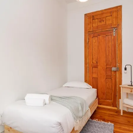 Апартаменты Spacious In Anjos By Lovelystay Лиссабон